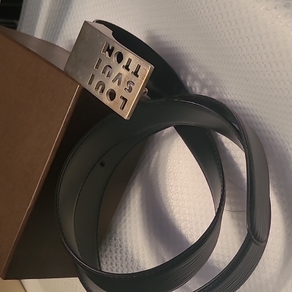 Louis Vuitton Belt - Picture 2 of 3